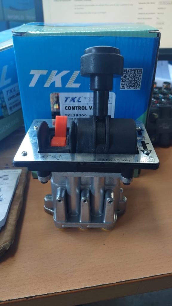 VÁLVULA DE CONTROL HOWO *4