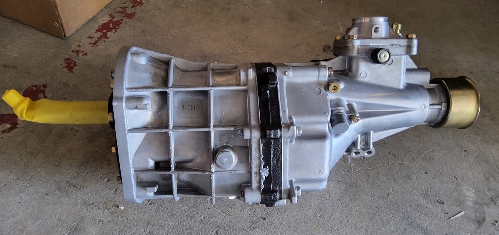 TRANSMISION HILUX 2WD 76*32*32CM