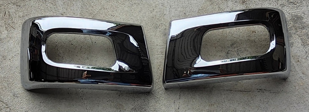 ESQUINA PARACHOQUES FUSO 12 C/E RH CROM