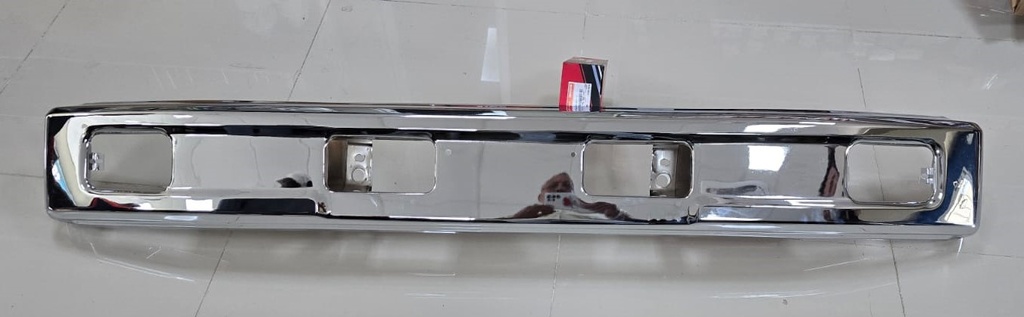 BUMPER DELTA C/E 4 HOYOS CROM